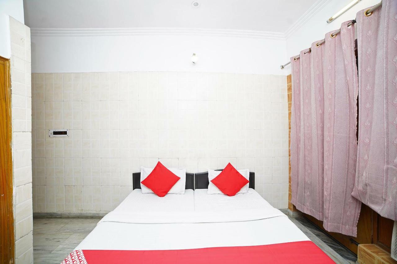 Oyo 39543 Hotel Kk Pantnagar Exterior photo